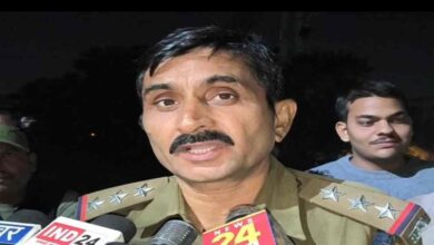 वकीलों के दबाव में TI हटाए गए