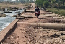 रबटा पुल की जर्जर हालत ने ग्रामीणों की जिंदगी को किया मुश्किल