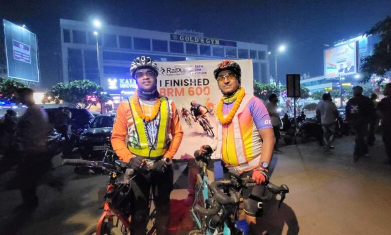 साइकिलिस्टों ने हासिल किया सुपर रैंडोन्यूर्स का खिताब साइकिलिस्टों ने हासिल किया सुपर रैंडोन्यूर्स का खिताब