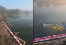 ट्रक नदी में गिरा: ड्राइवर और कंडक्टर का नहीं मिला सुराग