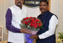 राज्यपाल डेका से वन मंत्री कश्यप ने की राजधानी रायपुर की ट्रैफिक व्यवस्था और पर्यावरण सुधार पर चर्चा