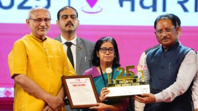 25 वर्षों की विकास यात्रा थीम पर बनी कृषि विभाग के प्रदर्शनी को मिला द्वितीय पुरस्कार 25 वर्षों की विकास यात्रा थीम पर बनी कृषि विभाग के प्रदर्शनी को मिला द्वितीय पुरस्कार