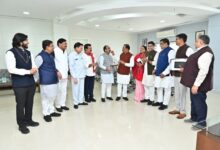 बिहार में एनडीए की जीत पर मुख्यमंत्री साय ने सहयोगी मंत्रियों को मिठाई खिलाकर दी बधाई