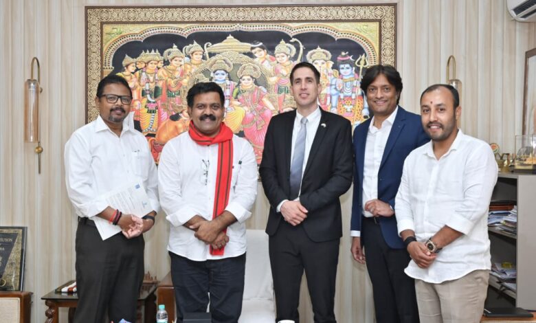 उपमुख्यमंत्री शर्मा से इस्राइल के आर्थिक प्रतिनिधि यैर ओशेरॉफ की सौजन्य भेंट उपमुख्यमंत्री शर्मा से इस्राइल के आर्थिक प्रतिनिधि यैर ओशेरॉफ की सौजन्य भेंट