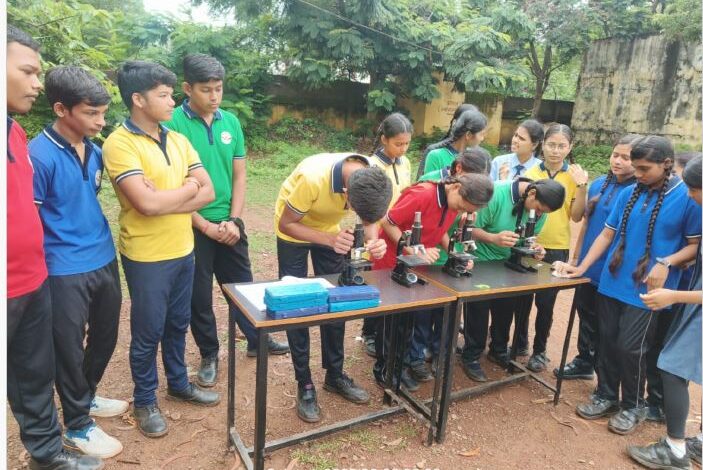 पीएमश्री स्वामी आत्मानंद शासकीय अंग्रेजी माध्यम विद्यालय अभनपुर -सफलता की नई पहचान पीएमश्री स्वामी आत्मानंद शासकीय अंग्रेजी माध्यम विद्यालय अभनपुर -सफलता की नई पहचान