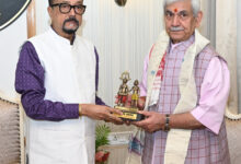 राज्यपाल डेका से जम्मू-कश्मीर के उपराज्यपाल मनोज सिन्हा ने की सौजन्य मुलाकात राज्यपाल डेका से जम्मू-कश्मीर के उपराज्यपाल मनोज सिन्हा ने की सौजन्य मुलाकात