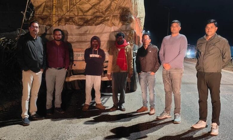 चिल्फी चेकपोस्ट पर पकड़ाया 212 क्विंटल अवैध धान चिल्फी चेकपोस्ट पर पकड़ाया 212 क्विंटल अवैध धान