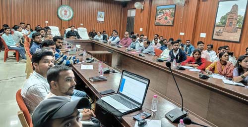 खैरागढ़ जिले में 4 समिति प्रबंधक निलंबित, 50 प्रबंधकों पर एफआईआर की प्रक्रिया शुरू खैरागढ़ जिले में 4 समिति प्रबंधक निलंबित, 50 प्रबंधकों पर एफआईआर की प्रक्रिया शुरू