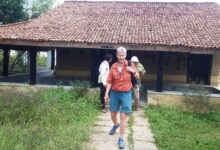 बेल्जियम के पर्यटक धनकुल एथनिक रिजॉर्ट पहुंचे, बस्तर की जनजातीय संस्कृति देख हुए अभिभूत