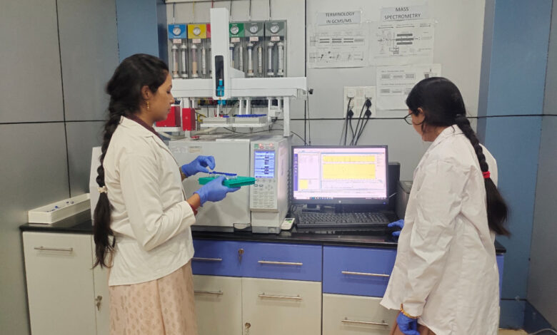 फसलों और मिट्टी-पानी में कीटनाशक अवशेषों की निगरानी करेगा कृषि विश्वविद्यालय