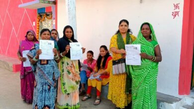 एसआईआर : शुरूआती 5 दिनों में करीब 30 लाख मतदाताओं तक पहुंचे बीएलओ, गणना प्रपत्र वितरित एसआईआर : शुरूआती 5 दिनों में करीब 30 लाख मतदाताओं तक पहुंचे बीएलओ, गणना प्रपत्र वितरित