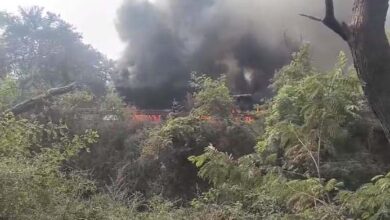 कोयला लोड ट्रक टेलर जलकर खाक कोयला लोड ट्रक टेलर जलकर खाक