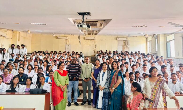 एंटीबायोटिक का अनुचित या बिना आवश्यकता के प्रयोग किया जाता है, तो रेजिस्टेंस का जाता है खतरा बढ़