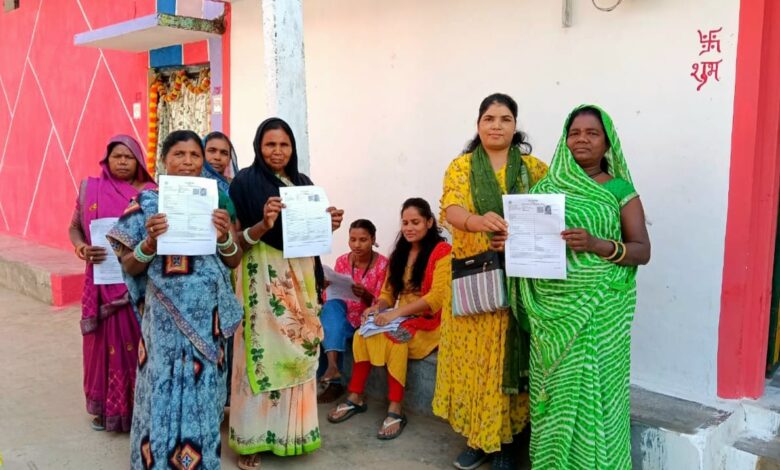 एसआईआर : शुरूआती 5 दिनों में करीब 30 लाख मतदाताओं तक पहुंचे बीएलओ, गणना प्रपत्र वितरित एसआईआर : शुरूआती 5 दिनों में करीब 30 लाख मतदाताओं तक पहुंचे बीएलओ, गणना प्रपत्र वितरित