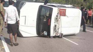 सड़क हादसे में बाल-बाल बचे श्रम मंत्री, दो पुलिस कर्मी व स्कार्पियों चालक हुआ घायल