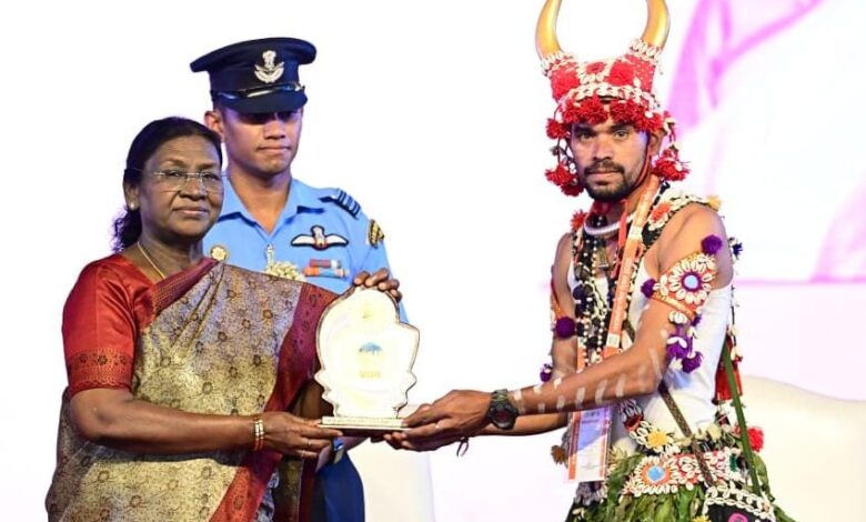 लोक कला महोत्सव में लिंगों घोटुल मांदरी नृत्य दल प्रथम, कोण्डागांव जिले का बढ़ाया मान