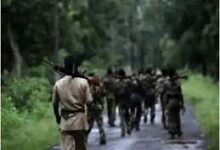 मुख्यधारा में लौटे नक्सली ने आंखों में आसूं लिए परिजनों को दिया संदेश माओवाद और हिंसा की राह छोड़ लौटें मुख्यधारा में