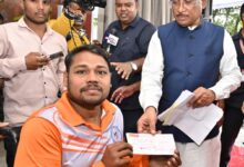दिव्यांग रग्बी खिलाड़ी के लिए मुख्यमंत्री ने जनदर्शन में स्वीकृत किया 90 हजार का आर्थिक अनुदान