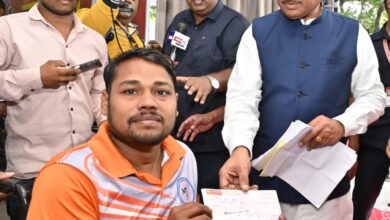 दिव्यांग रग्बी खिलाड़ी के लिए मुख्यमंत्री ने जनदर्शन में स्वीकृत किया 90 हजार का आर्थिक अनुदान