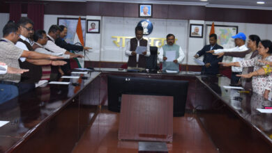 राजभवन सचिवालय के अधिकारियों-कर्मचारियों ने संविधान की प्रस्तावना का किया वाचन