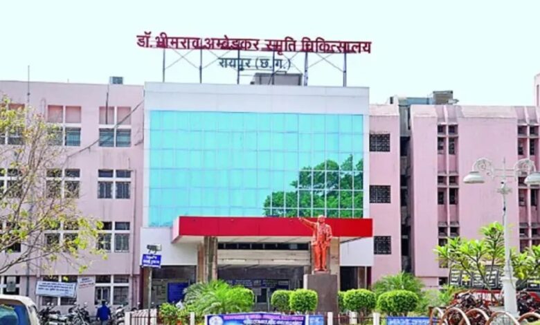 अंबेडकर अस्पताल की नई व्यवस्था: जांच तुरंत पर्ची नियंत्रित अंबेडकर अस्पताल की नई व्यवस्था: जांच तुरंत पर्ची नियंत्रित