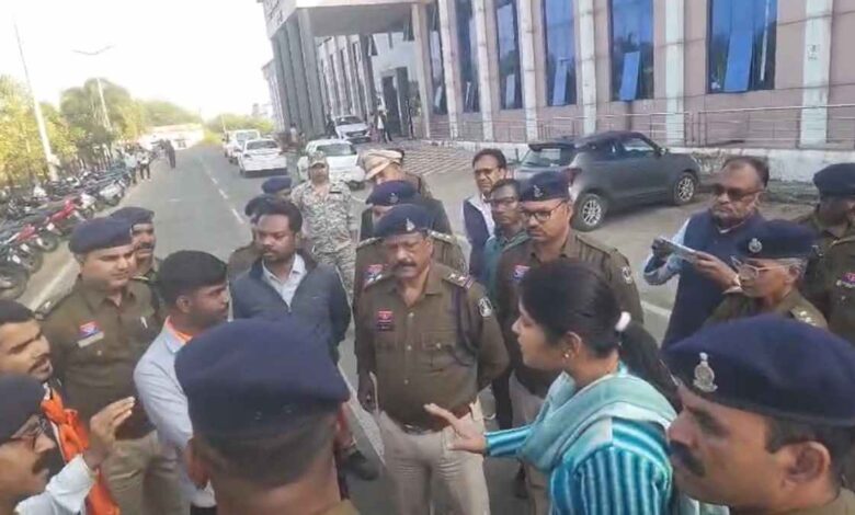 सूरजपुर में स्कूल छात्रों के खिलाफ मारपीट पर विरोध