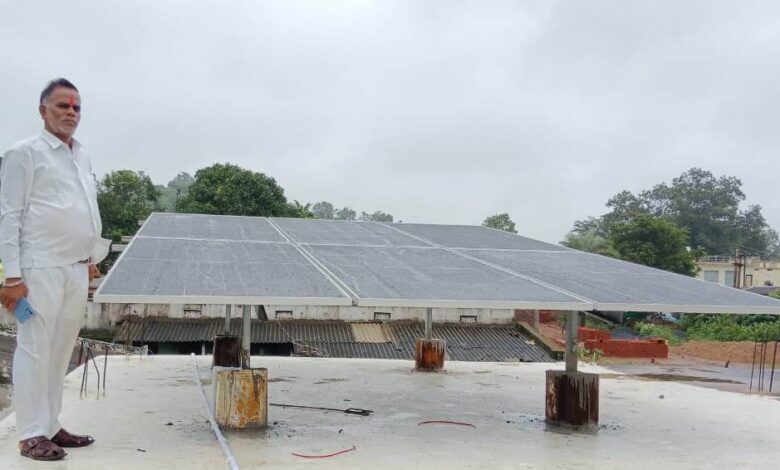 माकड़ी ब्लॉक में 100 पीएम सूर्य घर का सफल इंस्टालेशन