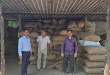 भैरमगढ़ में दो ठिकानों पर 350 बोरी अवैध धान जप्त