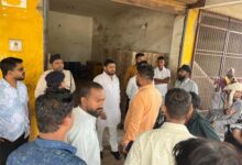 भाठागांव में प्रीमियम अंग्रेजी शराब दुकान के विरोध में आए पार्षद