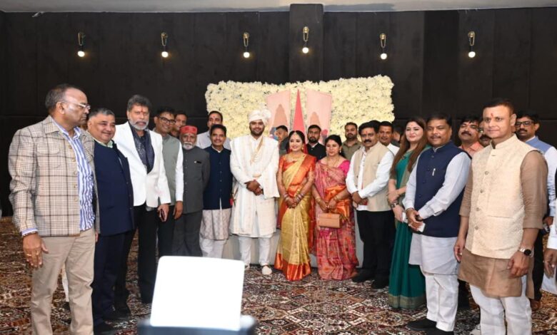 पर्यटन मंत्री अग्रवाल दो विवाह समारोहों में हुए शामिल