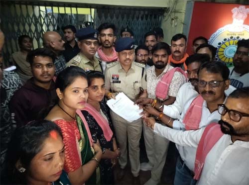 छत्तीसगढ़ महतारी और प्रदेश की अस्मिता पर प्रहार करने वालों पर हो कठोर कार्रवाई व सिर मुंड़वा कर निकला जाए जुलूस छत्तीसगढ़ महतारी और प्रदेश की अस्मिता पर प्रहार करने वालों पर हो कठोर कार्रवाई व सिर मुंड़वा कर निकला जाए जुलूस