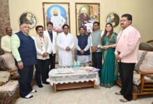 पर्यटन मंत्री अग्रवाल का धर्मगुरु प्रकाश मुनिनाम से सौजन्य भेंट, धार्मिक व सामाजिक विषयों पर हुई चर्चा