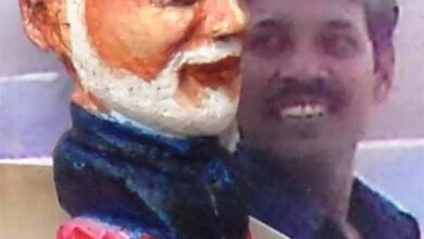 माइक्रो आर्ट का मास्टरपीस: भिलाई के कलाकार ने बनाई मोदी की सूक्ष्म प्रतिमा, मुख्यमंत्री ने की सराहना माइक्रो आर्ट का मास्टरपीस: भिलाई के कलाकार ने बनाई मोदी की सूक्ष्म प्रतिमा, मुख्यमंत्री ने की सराहना