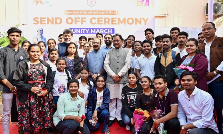 मुख्यमंत्री साय ने यूनिटी मार्च के लिए राज्य के 68 युवाओं के दल को हरी झंडी दिखाकर किया रवाना