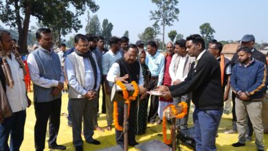 कृषि मंत्री नेताम ने बलरामपुर के डौरा-कोचली खरीदी केंद्र में धान खरीदी का किया शुभारंभ कृषि मंत्री नेताम ने बलरामपुर के डौरा-कोचली खरीदी केंद्र में धान खरीदी का किया शुभारंभ