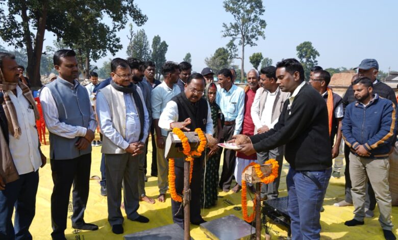 कृषि मंत्री नेताम ने बलरामपुर के डौरा-कोचली खरीदी केंद्र में धान खरीदी का किया शुभारंभ कृषि मंत्री नेताम ने बलरामपुर के डौरा-कोचली खरीदी केंद्र में धान खरीदी का किया शुभारंभ