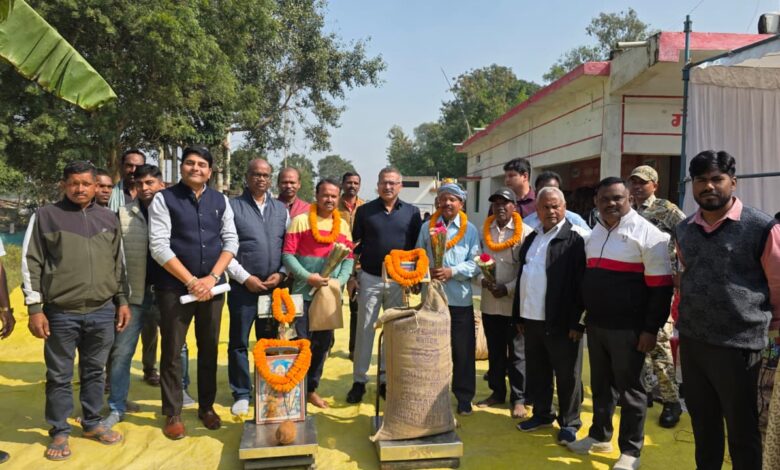 आदिम जाति सेवा सहकारी समिति मर्यादित नमनाकला से शुभारंभ हुआ धान खरीदी का महापर्व आदिम जाति सेवा सहकारी समिति मर्यादित नमनाकला से शुभारंभ हुआ धान खरीदी का महापर्व