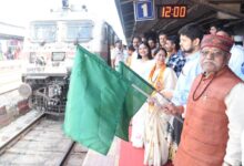 दुर्ग संभाग के 800 तीर्थयात्री द्वारका, सोमनाथ एवं नागेश्वर के लिए हुए रवाना