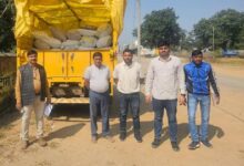 पिथौरा में 50 क्विंटल धान सहित एक वाहन जप्त