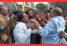 रजिस्ट्री शुल्क बढ़ोतरी के विरोध में प्रदर्शन, कलेक्टर के नाम सौंपा ज्ञापन