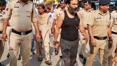 भाठागांव में पुलिस ने निकाला हिस्ट्रीशीटर वीरेंद्र तोमर का जुलूस भाठागांव में पुलिस ने निकाला हिस्ट्रीशीटर वीरेंद्र तोमर का जुलूस