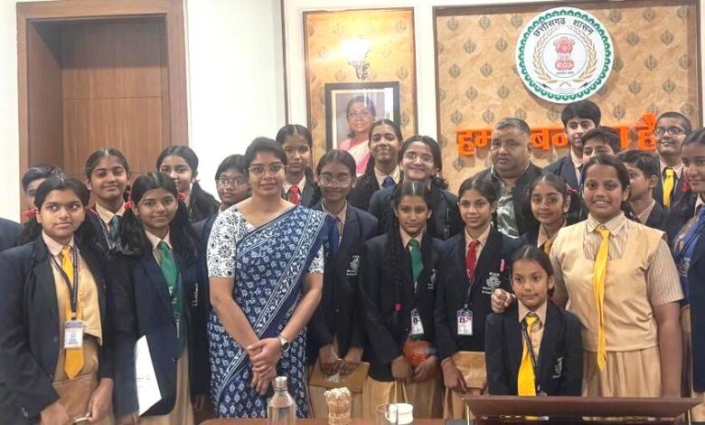 नवा रायपुर में बच्चों संग प्रेरक संवाद, बच्चों के रोचक सवालों का मंत्री अग्रवाल ने दिया जवाब