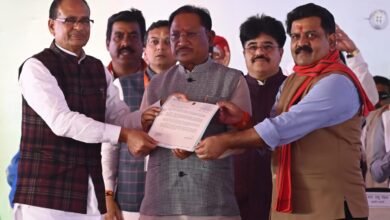 केंद्रीय मंत्री चौहान ने किया छत्तीसकला ब्राण्ड एवं डिजिटल फाइनेंस बुकलेट का किया विमोचन केंद्रीय मंत्री चौहान ने किया छत्तीसकला ब्राण्ड एवं डिजिटल फाइनेंस बुकलेट का किया विमोचन