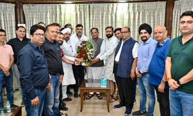 छत्तीसगढ़ रियल एस्टेट एसोसिएशन के सदस्यों ने नई गाइडलाइन के संबंध में मुख्यमंत्री से की मुलाकात छत्तीसगढ़ रियल एस्टेट एसोसिएशन के सदस्यों ने नई गाइडलाइन के संबंध में मुख्यमंत्री से की मुलाकात