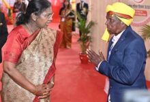 राष्ट्रपति मुर्मु से मिली बसंंत पांडो से, शॉल भेंट की और कहा कि आप भी हैं मेरे पुत्र