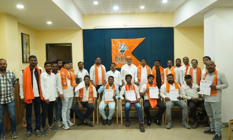 मनहरण साहू बने शिवसेना (उद्धव बाला साहेब ठाकरे) छत्तीसगढ़ के प्रदेश सचिव मनहरण साहू बने शिवसेना (उद्धव बाला साहेब ठाकरे) छत्तीसगढ़ के प्रदेश सचिव