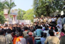 बे-मौसम बारिश से फसलें बर्बाद, खैरागढ़ में किसानों का उग्र प्रदर्शन