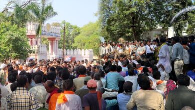 बे-मौसम बारिश से फसलें बर्बाद, खैरागढ़ में किसानों का उग्र प्रदर्शन