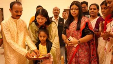 योग हमें वृद्ध नहीं होने देता, योग सभी विकारों की दवा, काहे घबराए : डॉ. शर्मा योग हमें वृद्ध नहीं होने देता, योग सभी विकारों की दवा, काहे घबराए : डॉ. शर्मा