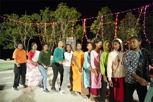 जशपुर जम्बुरी में पर्यटकों ने लिया ग्रामीण संस्कृति, रोमांच और आतिथ्य का अनूठा अनुभव जशपुर जम्बुरी में पर्यटकों ने लिया ग्रामीण संस्कृति, रोमांच और आतिथ्य का अनूठा अनुभव